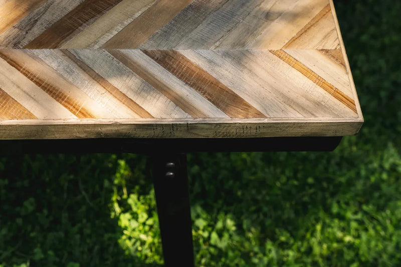 Tableau en bois à motif chevrons pour le produit Le banc à chevrons Naturel 110