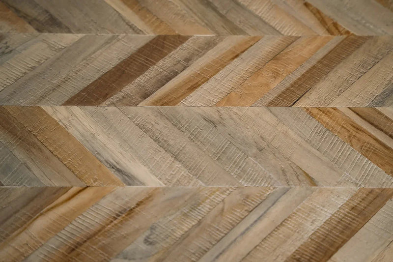 Sol sculpté en chevrons naturel pour le produit Le banc à chevrons 110
