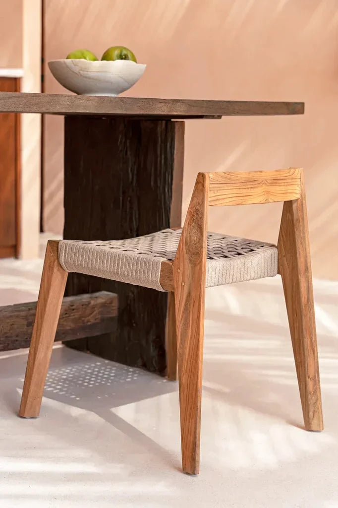 Chaise en bois recyclé avec siège tissé pour salle à manger extérieur