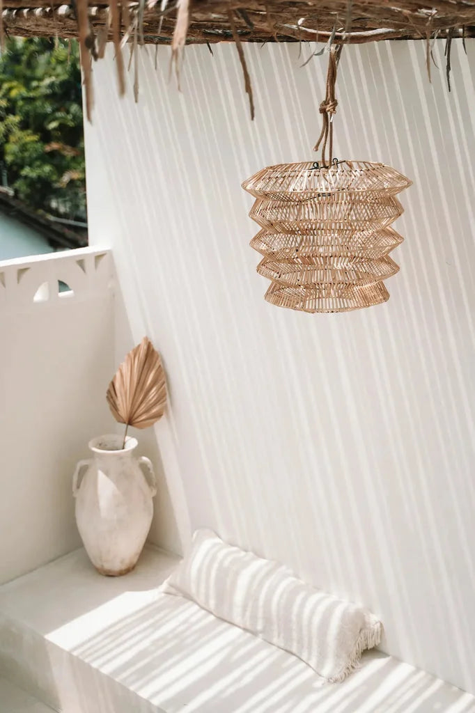 Suspension tissée La housse de coussin Oh My Gee - Crème - 35x100 en lumière douce