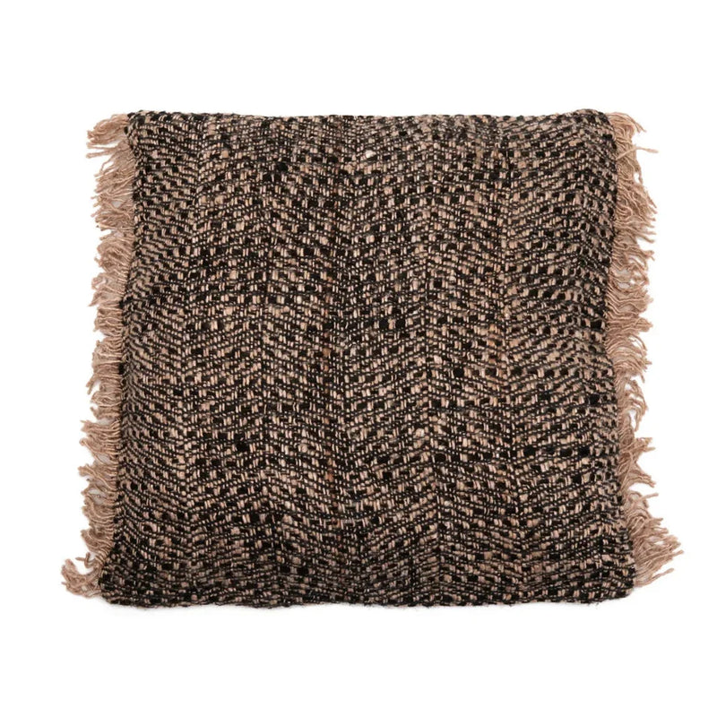 Coussin tissé marron et beige avec franges, modèle La housse de coussin Oh My Gee