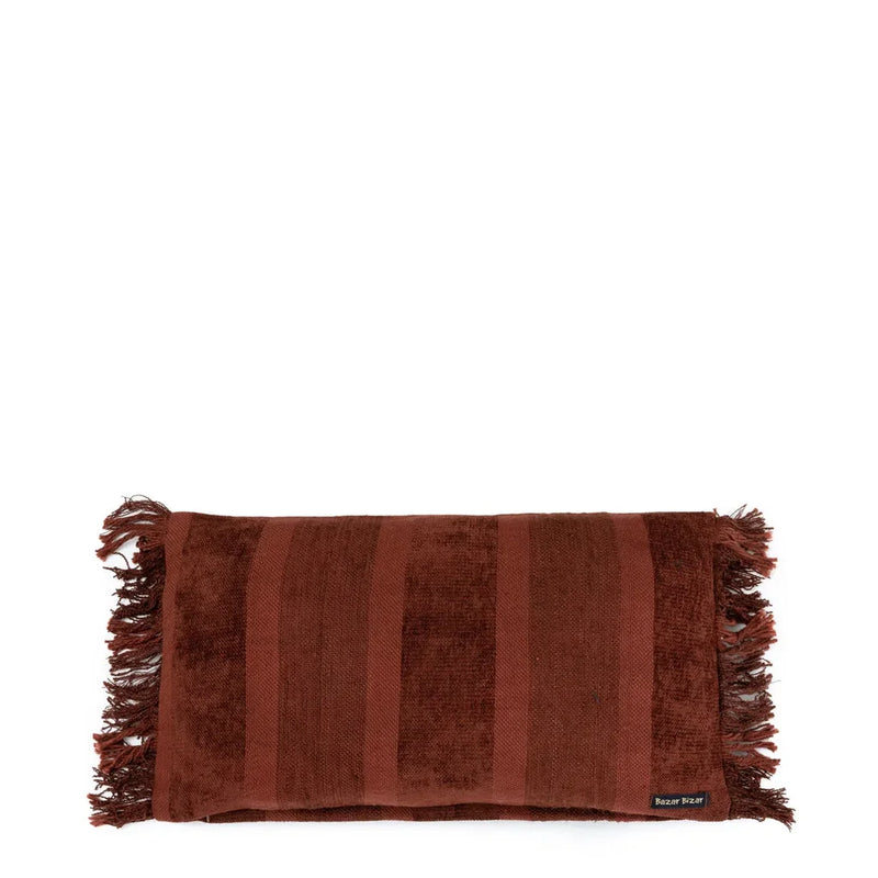 Coussin brun rayé avec franges de la housse Oh My Gee en velours bordeaux 30x50