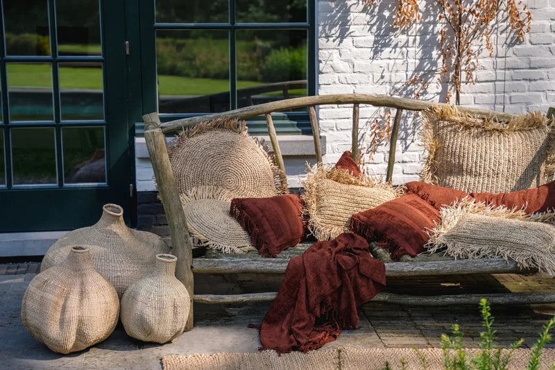 Banc en bois rustique avec coussins tissés velours bordeaux Oh My Gee 30x50_40