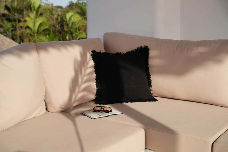 Coussin noir à franges La housse de coussin pleine lune pour un intérieur élégant