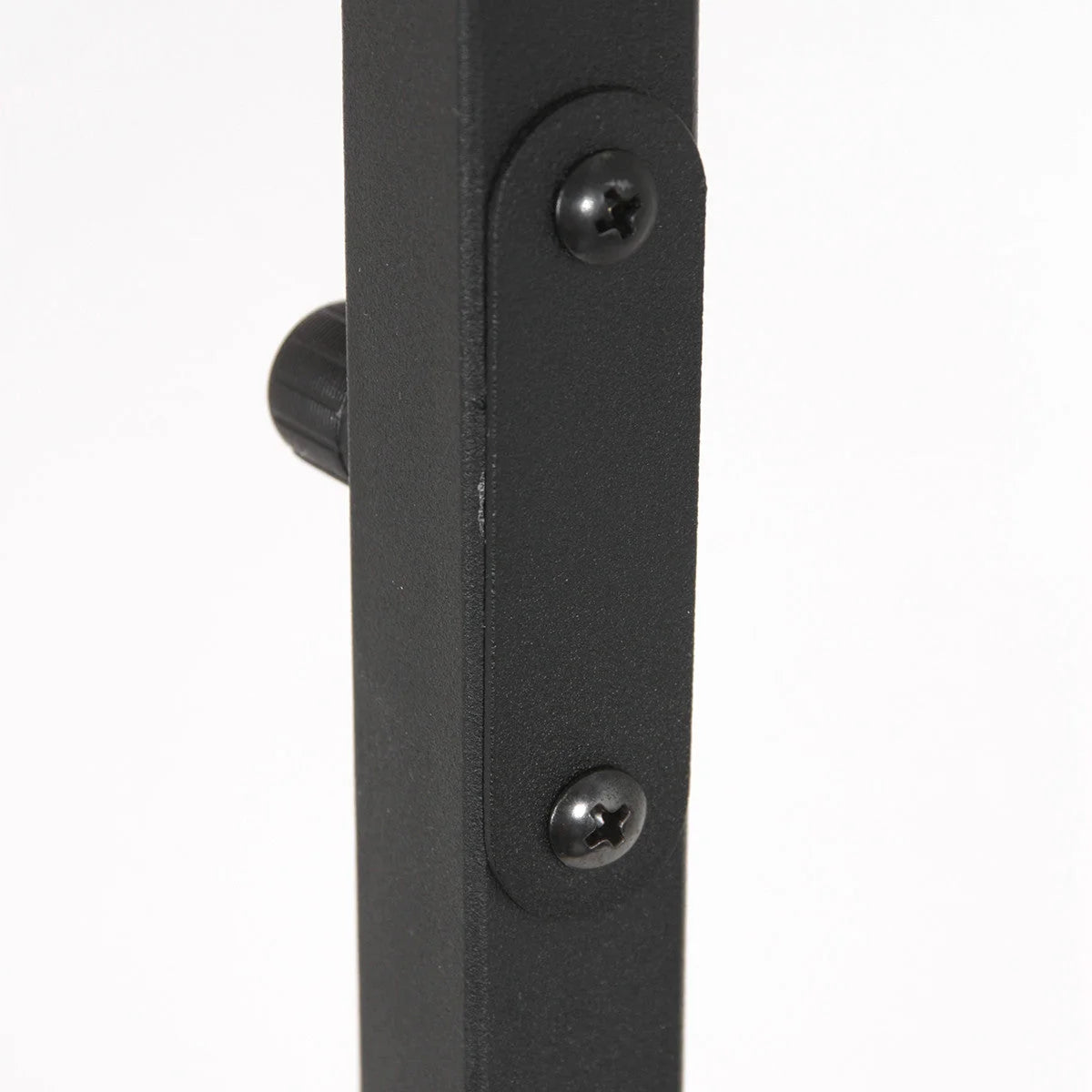 Cadre en métal noir avec deux vis à tête plate et bouton moleté pour Lampadaire métal noir abat-jour tressé naturel