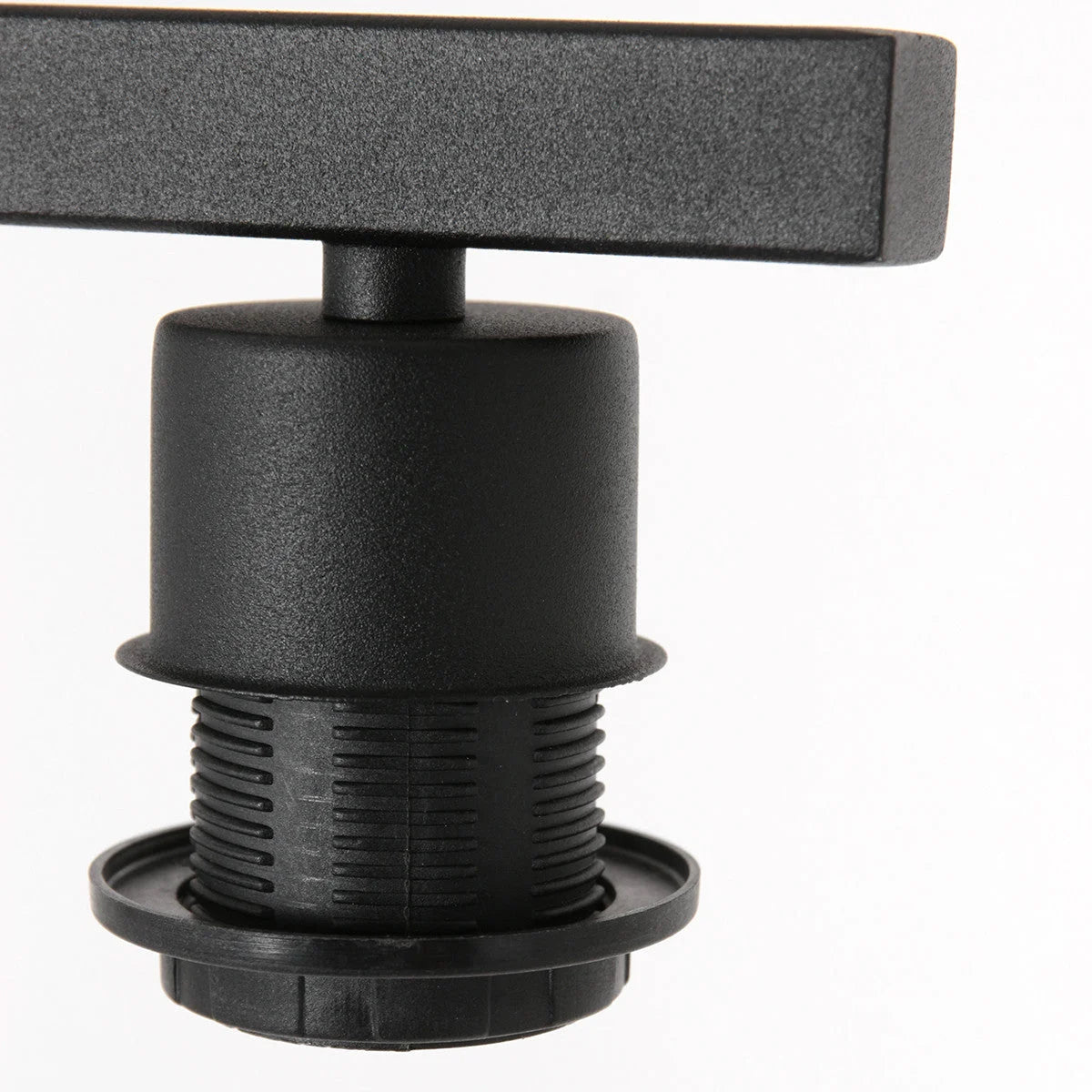 Douille d’ampoule en plastique noir avec base de montage rectangulaire pour Lampadaire métal noir abat-jour tressé naturel