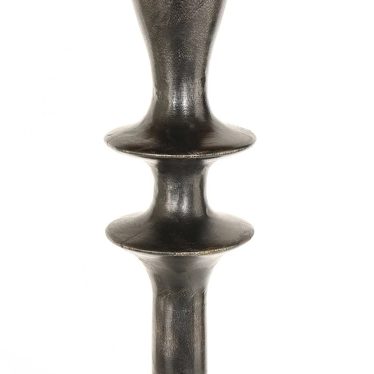 Base de lampadaire en métal noir vieilli avec finition distressed et abat-jour treillis