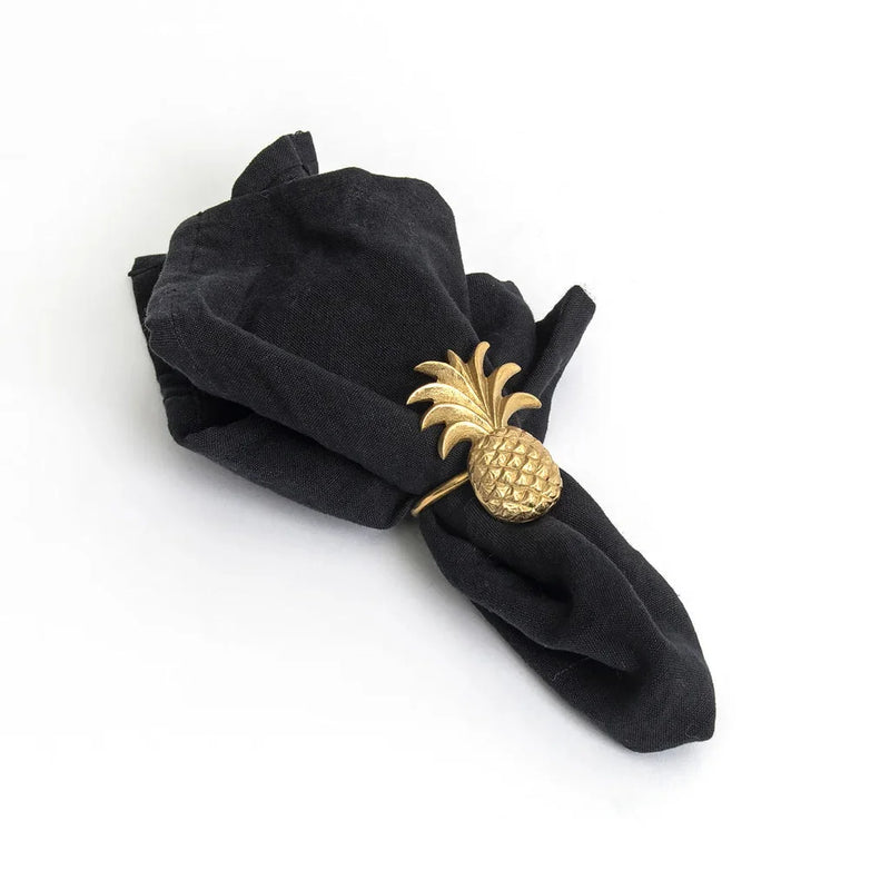 Anneau de serviette en ananas or noir sur napkin noire élégant