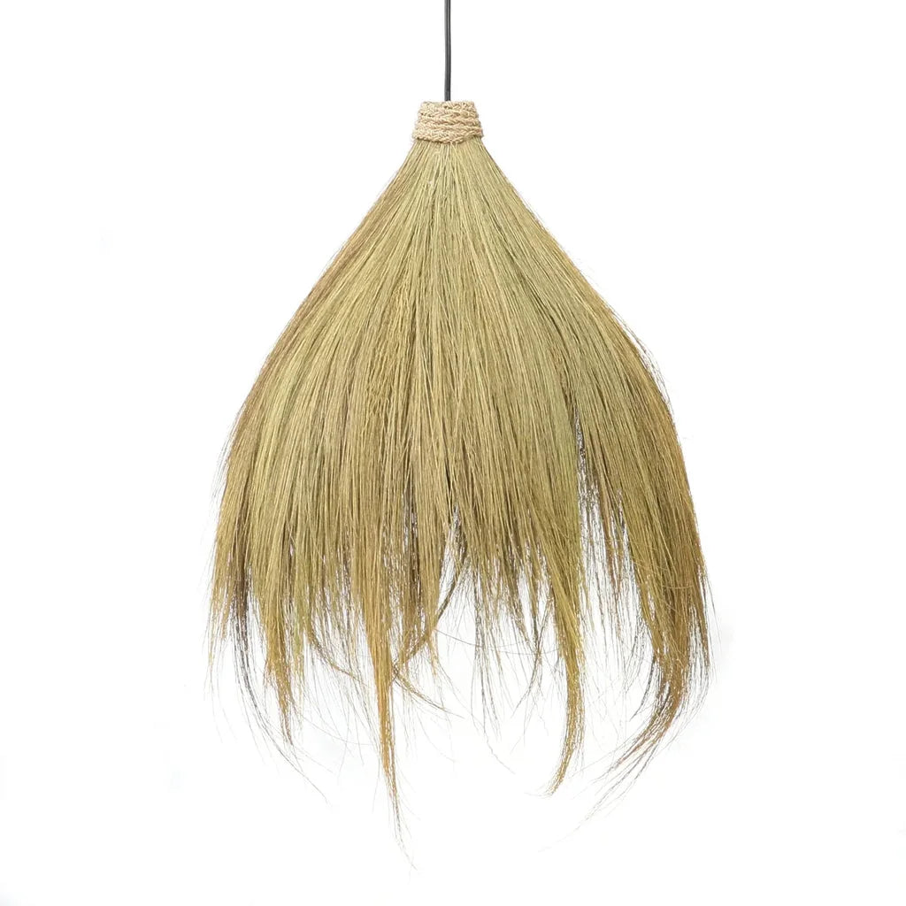 Suspension en paille naturelle pour un éclairage rustique et élégant