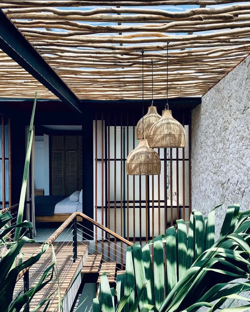 Pendentifs en tissage naturel pour éclairage décoratif dans la cuisine moderne