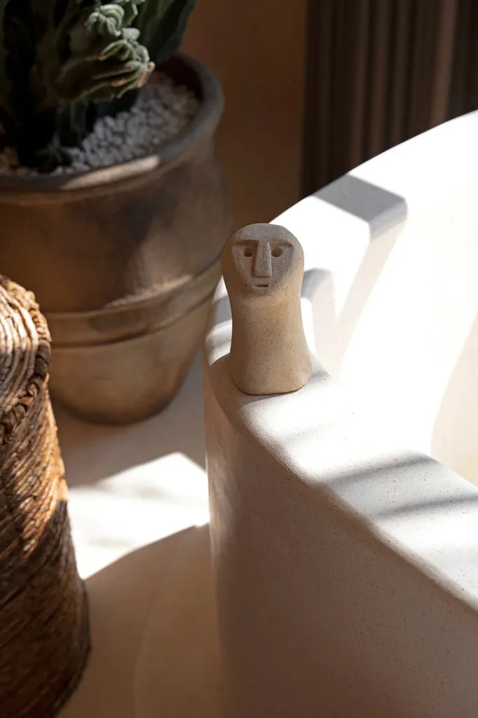 Figurine humaine minimaliste en La Pierre de Sumba #08