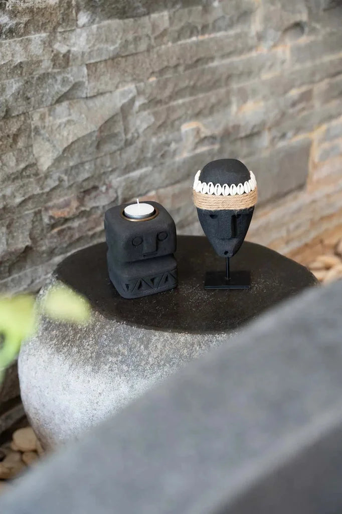 Deux sculptures décoratives noires pour La Pierre de Sumba #35