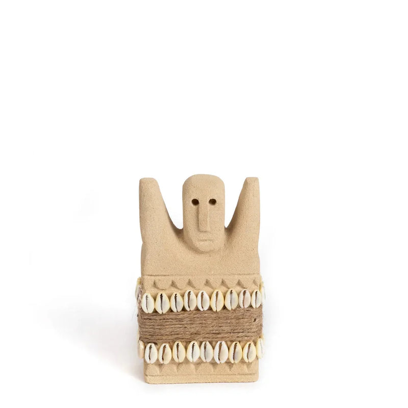 Figurine beige avec coquillages et corde pour La Pierre de Sumba n°28 - M