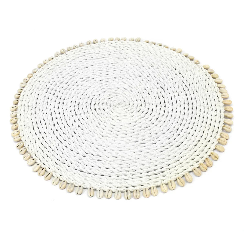 Set de table rond en jonc de mer et coquillages blancs