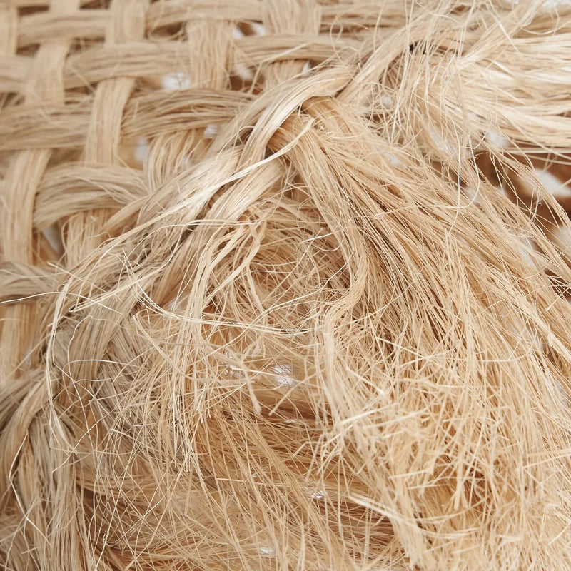 Texture en fibre naturelle tissée et effilochée pour Suspension en abaca forme méduse