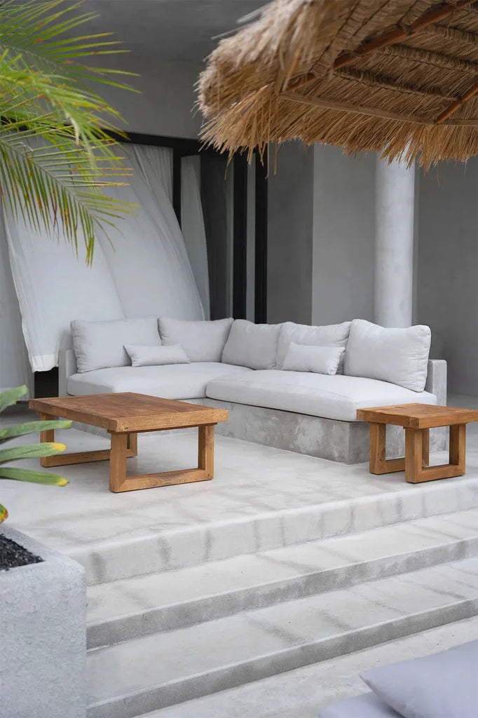 Canapé d’extérieur sectionnel avec tables en bois récupéré pour La table dappoint en teck récupéré Naturel