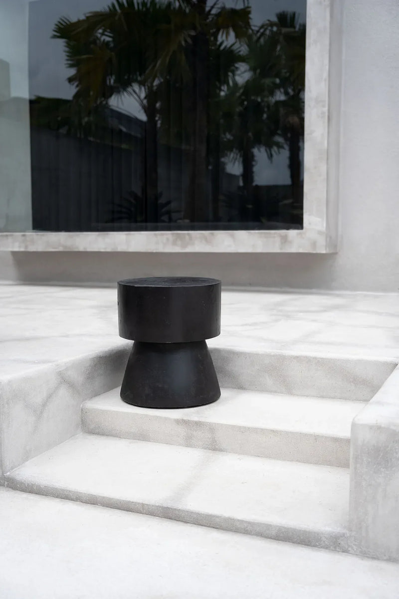 Tabouret en bois de suar noir 45 cm design épuré