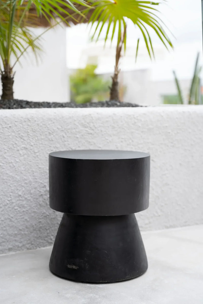 Tabouret en bois de suar noir 45 cm design épuré