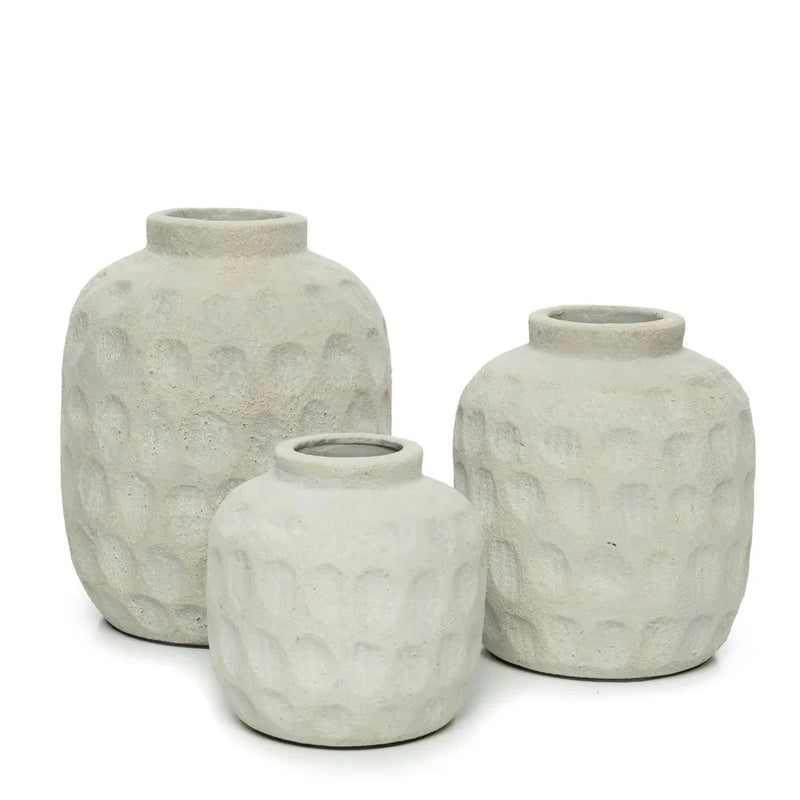 Trois vases en béton texturés off-white pour la décoration moderne Le Vase Tendance S