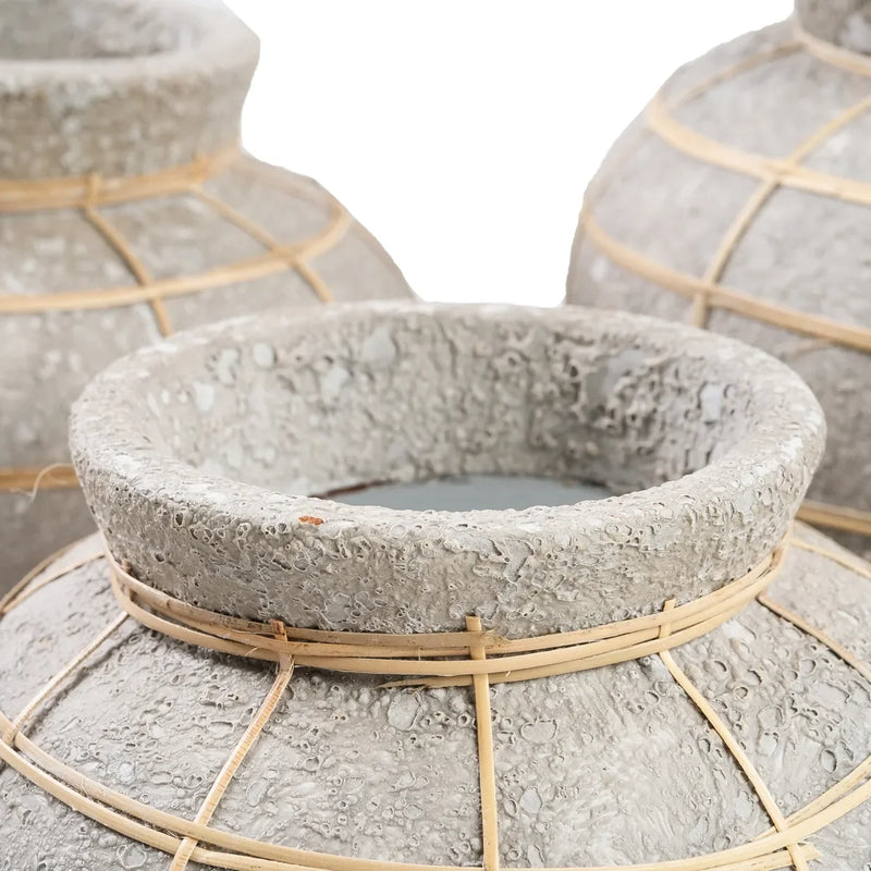Vases en terre cuite grise avec lattes en bambou, 25 cm, style naturel béton