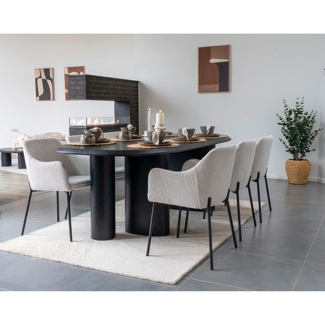 Quel tapis sur carrelage noir : contraste idéal