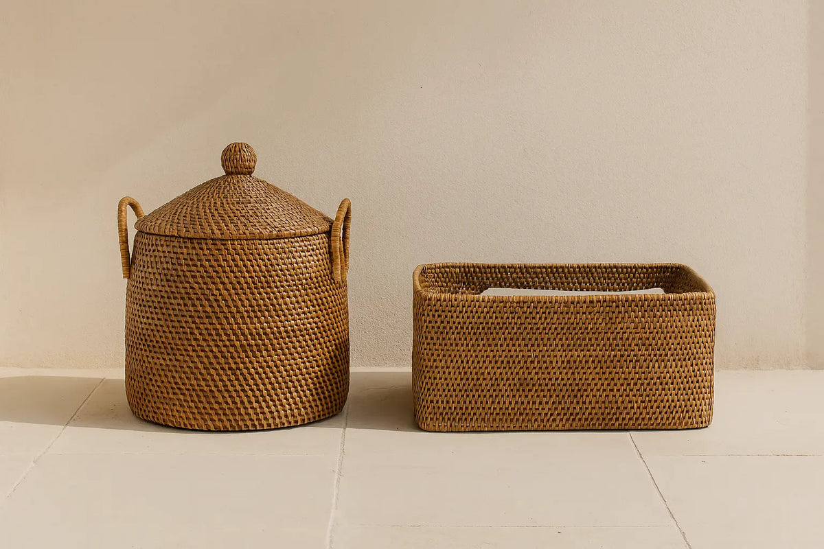 Deux paniers en rotin