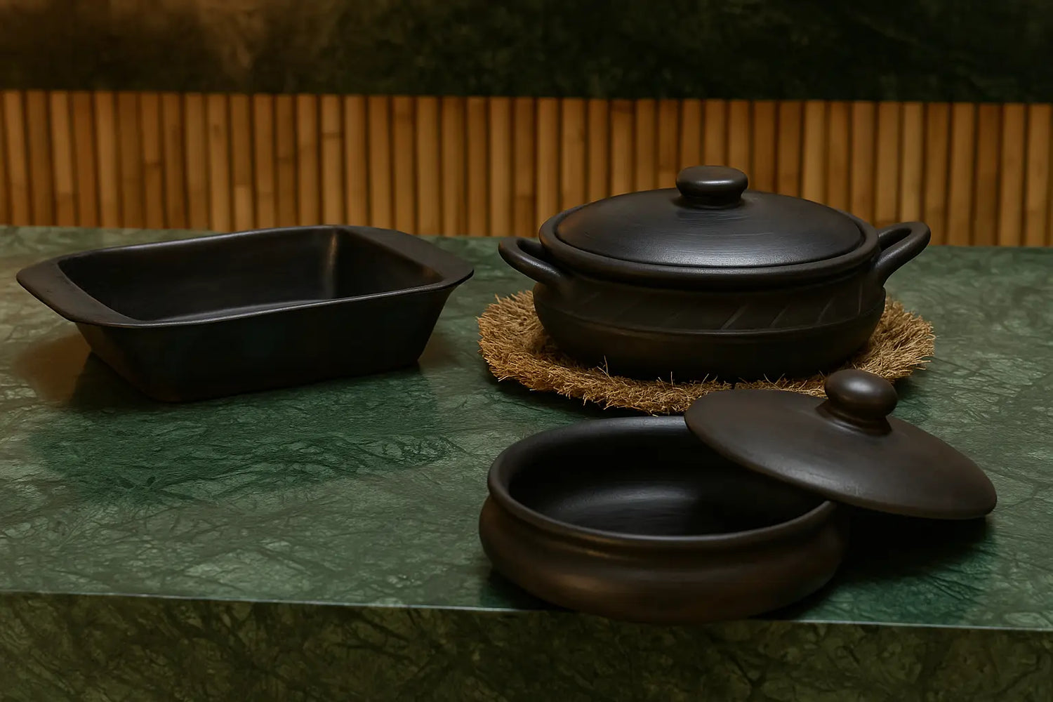 Plat de cuisson en terre cuite