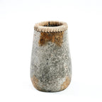 Vase décoratif en terracotta gris patiné col tressé – H22 cm