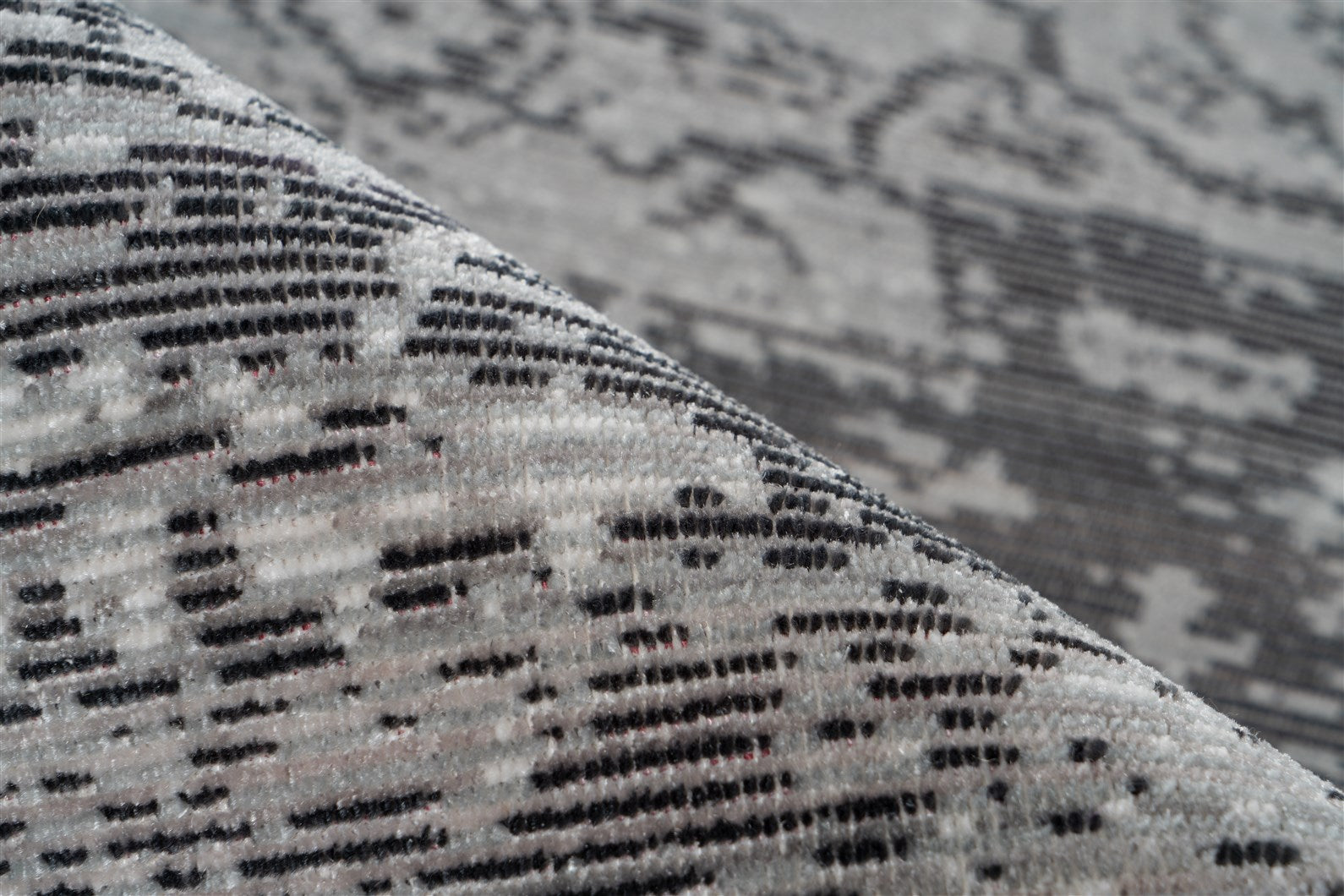 Tapis oriental rectangulaire gris effet vieilli doux