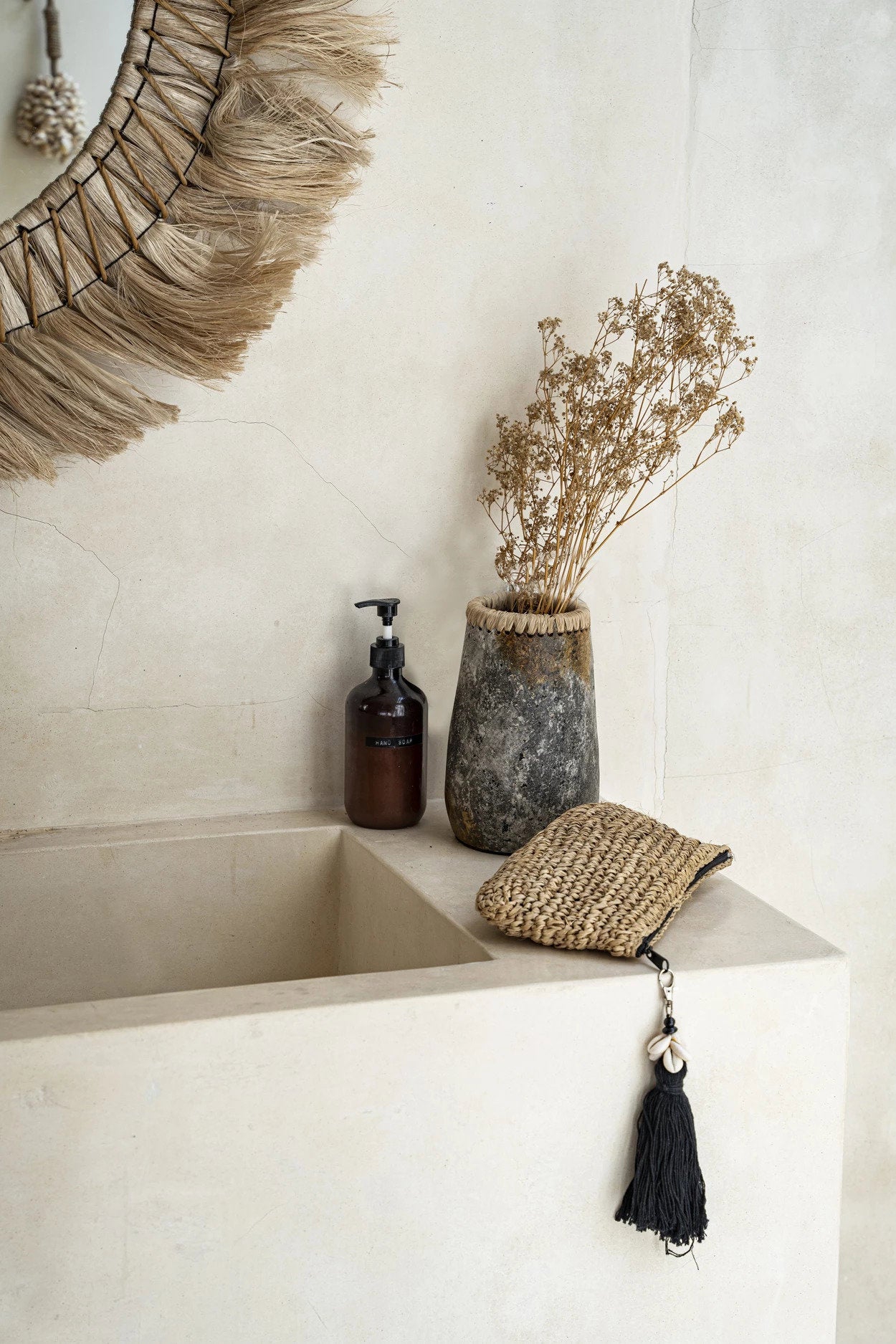 Vase décoratif en terracotta gris patiné col tressé – H22 cm