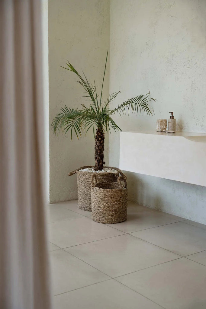 Panier en jonc de mer tressée avec anses torsadées couleur naturelle