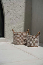 Panier rond en jonc de mer et macramé blanc avec anses – Ø39 cm