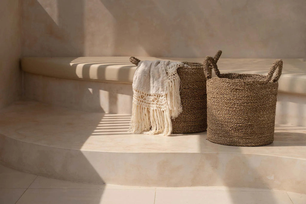 Panier en jonc de mer tressée avec anses torsadées couleur naturelle