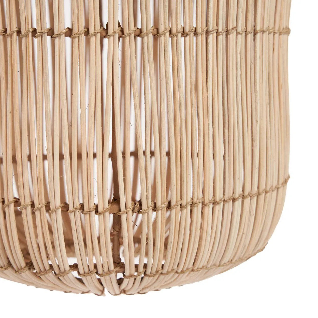 Lampe à poser en fibres naturelles tressées forme sculpturale – H80 cm