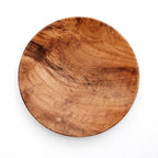 Assiette ronde en teck massif finition lisse veinée aspect artisanal – Ø30 cm