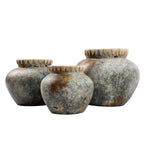 Vase décoratif en terre cuite grisée col tressé en raphia – H23 cm