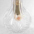 Suspension en verre taillé transparent et laiton doré forme goutte – Ø14 cm