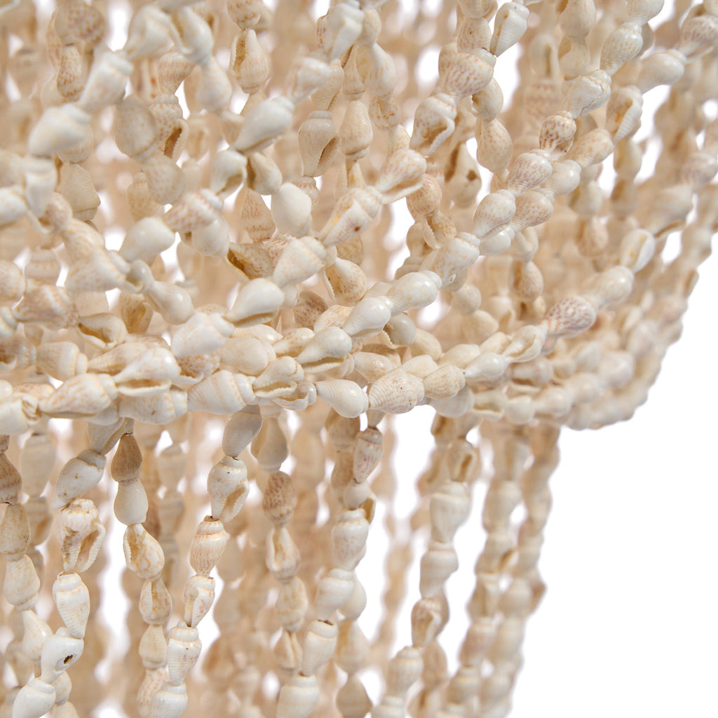 Suspension en coquillages beige en cascade pour salon – H85 cm