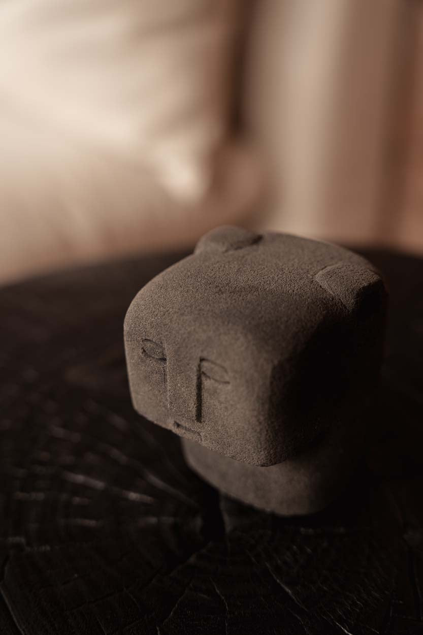 Sculpture décorative en pierre grise - 9x6 cm