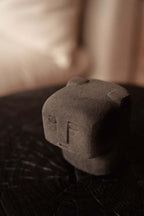 Sculpture décorative en pierre grise - 9x6 cm