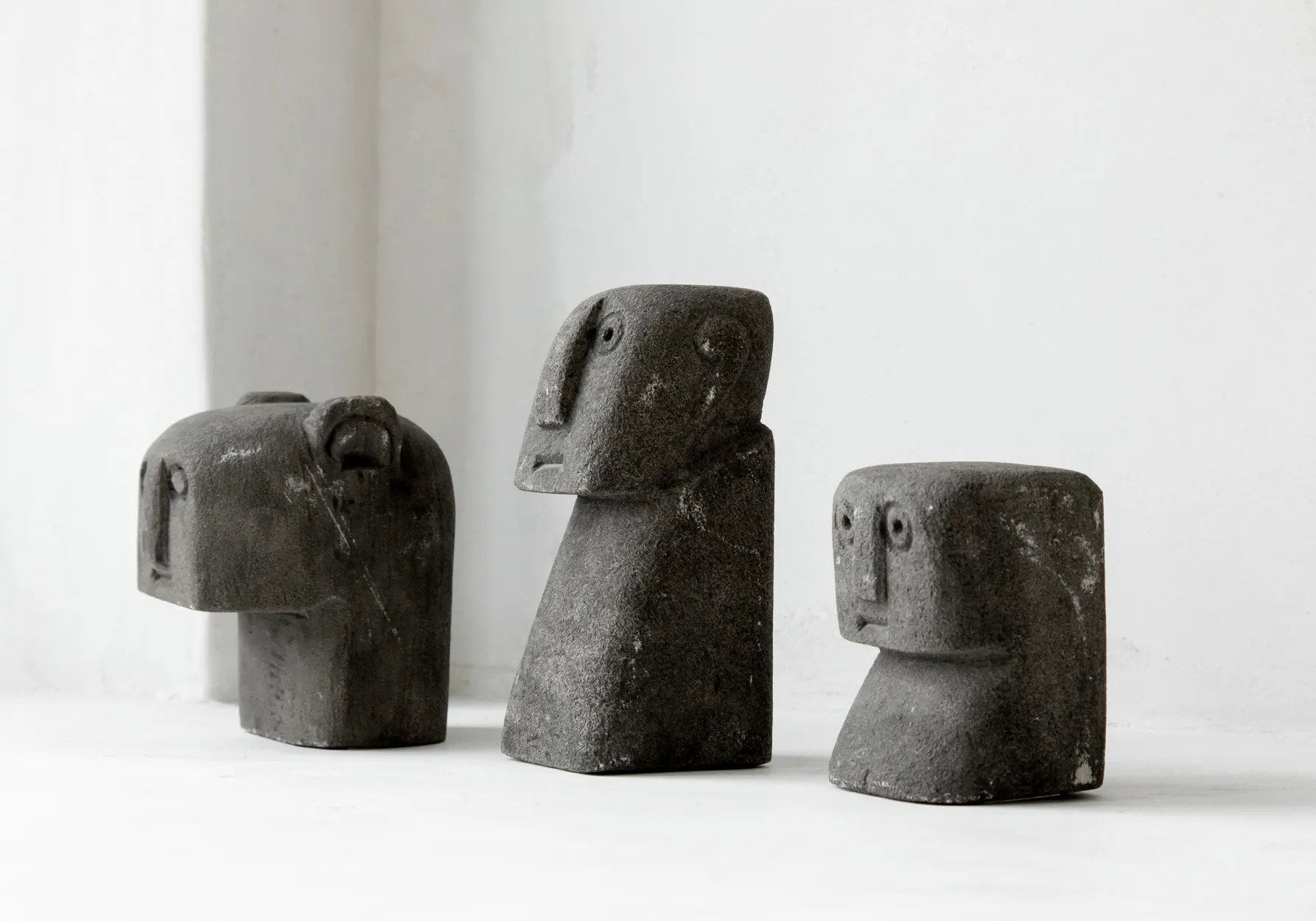 Sculpture décorative en pierre grise - 9x6 cm