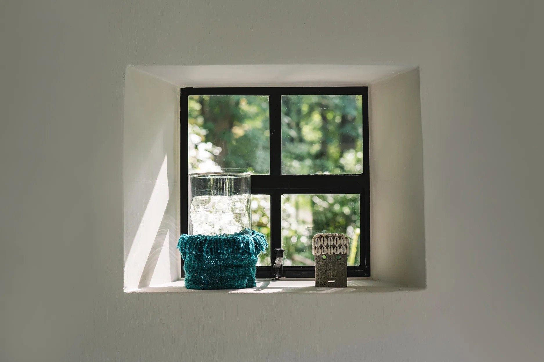 Statue décorative en grès visage coquillages – 11x7 cm