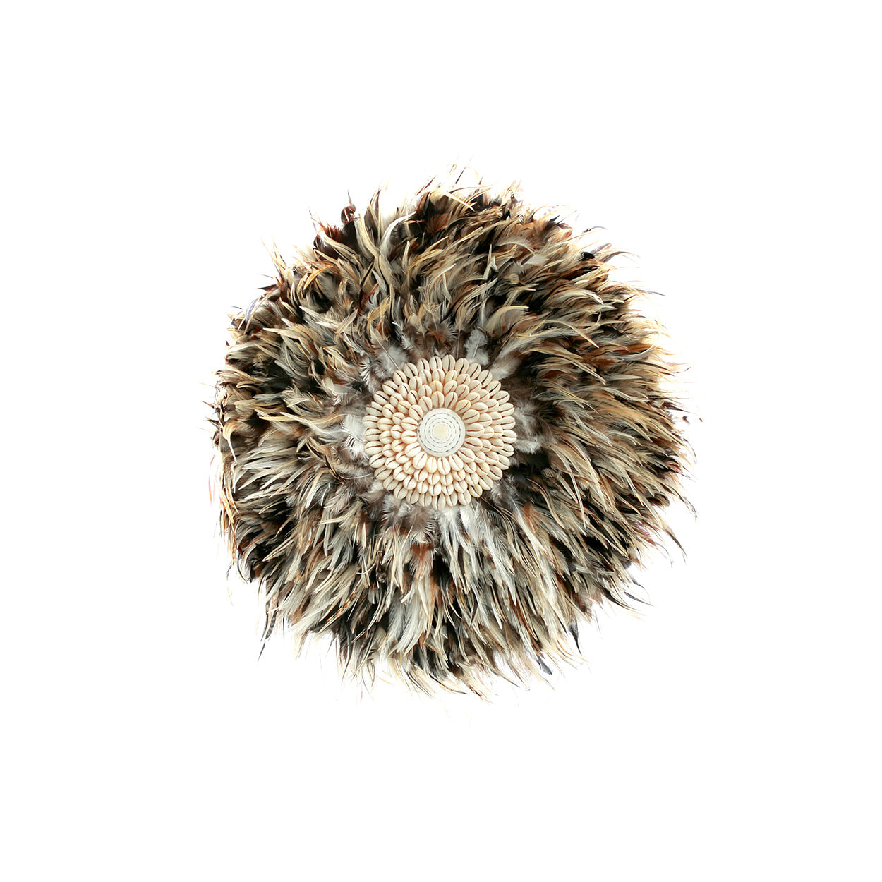 Juju hat murale rond en plumes marron beige et coquillages – Ø50 cm