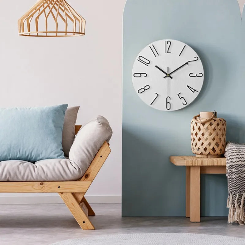 Horloge murale design moderne dans un salon 2