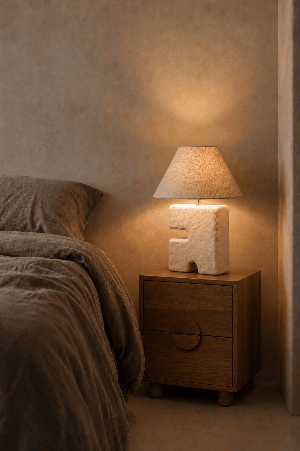 Lampe de table artisanale papier-mâché blanc pour chambre – H32 cm