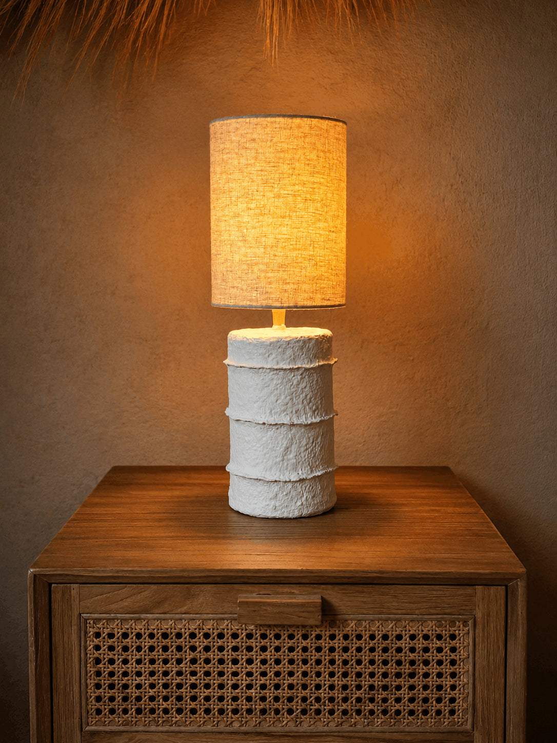 Lampe à poser en papier mâché blanc cassé - H30 cm