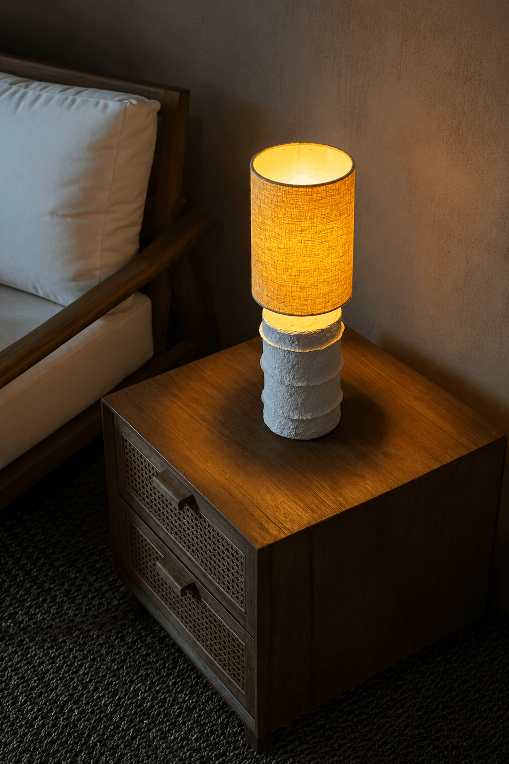 Lampe à poser en papier mâché blanc cassé - H30 cm