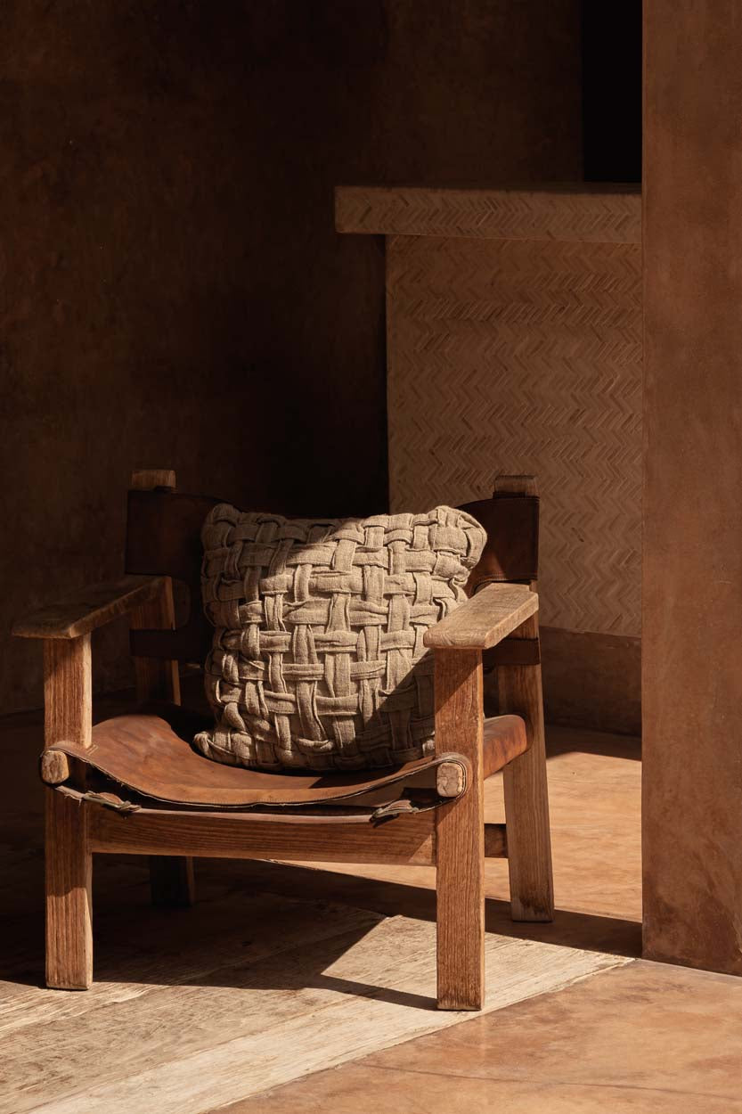 Coussin décoratif carré en lin naturel tressé façon panier