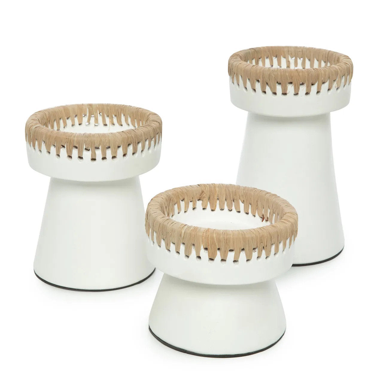 Porte-bougie en terre cuite blanche finition raphia naturel – H16 cm