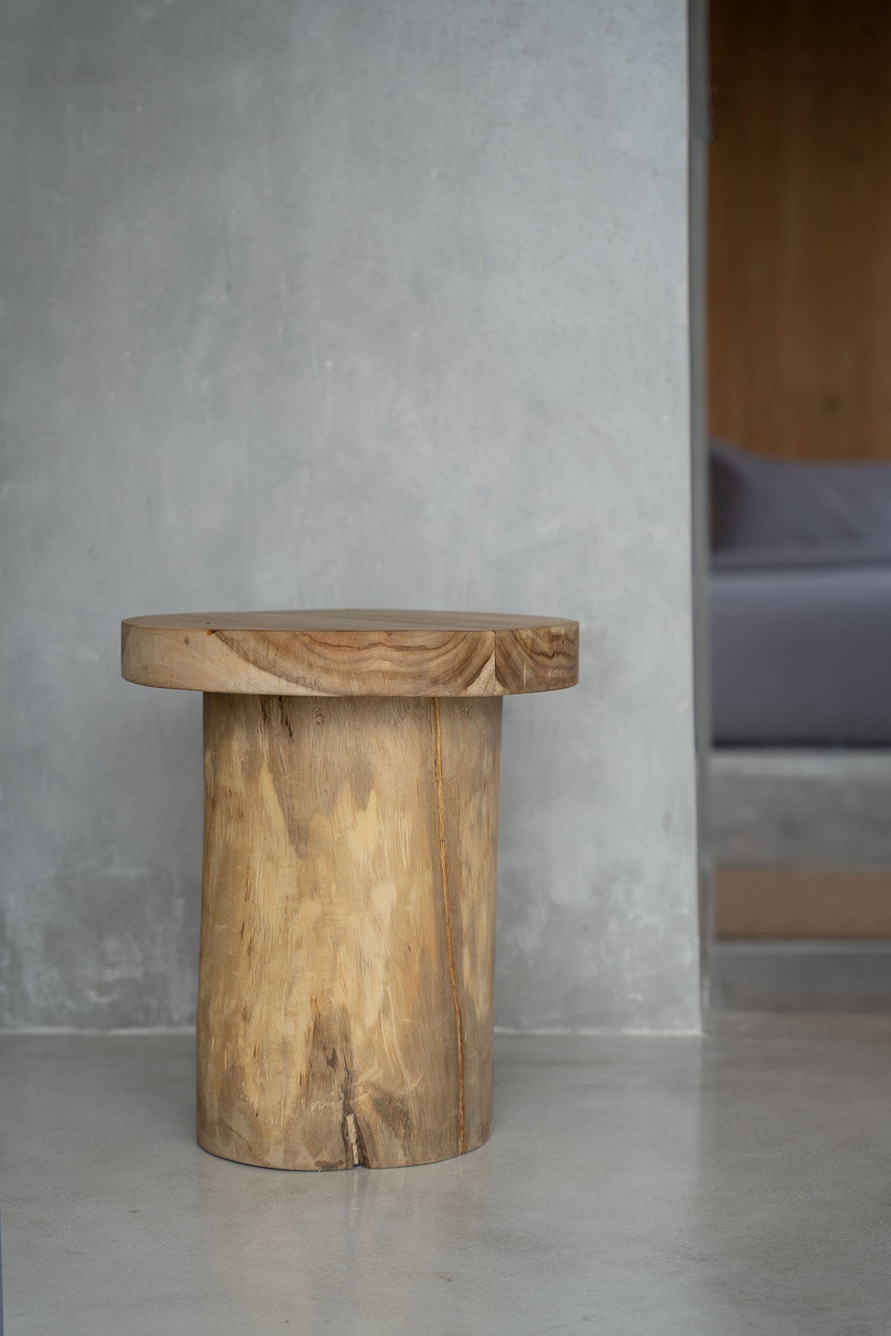 Table d’appoint en bois de Suar naturel 45x30 cm
